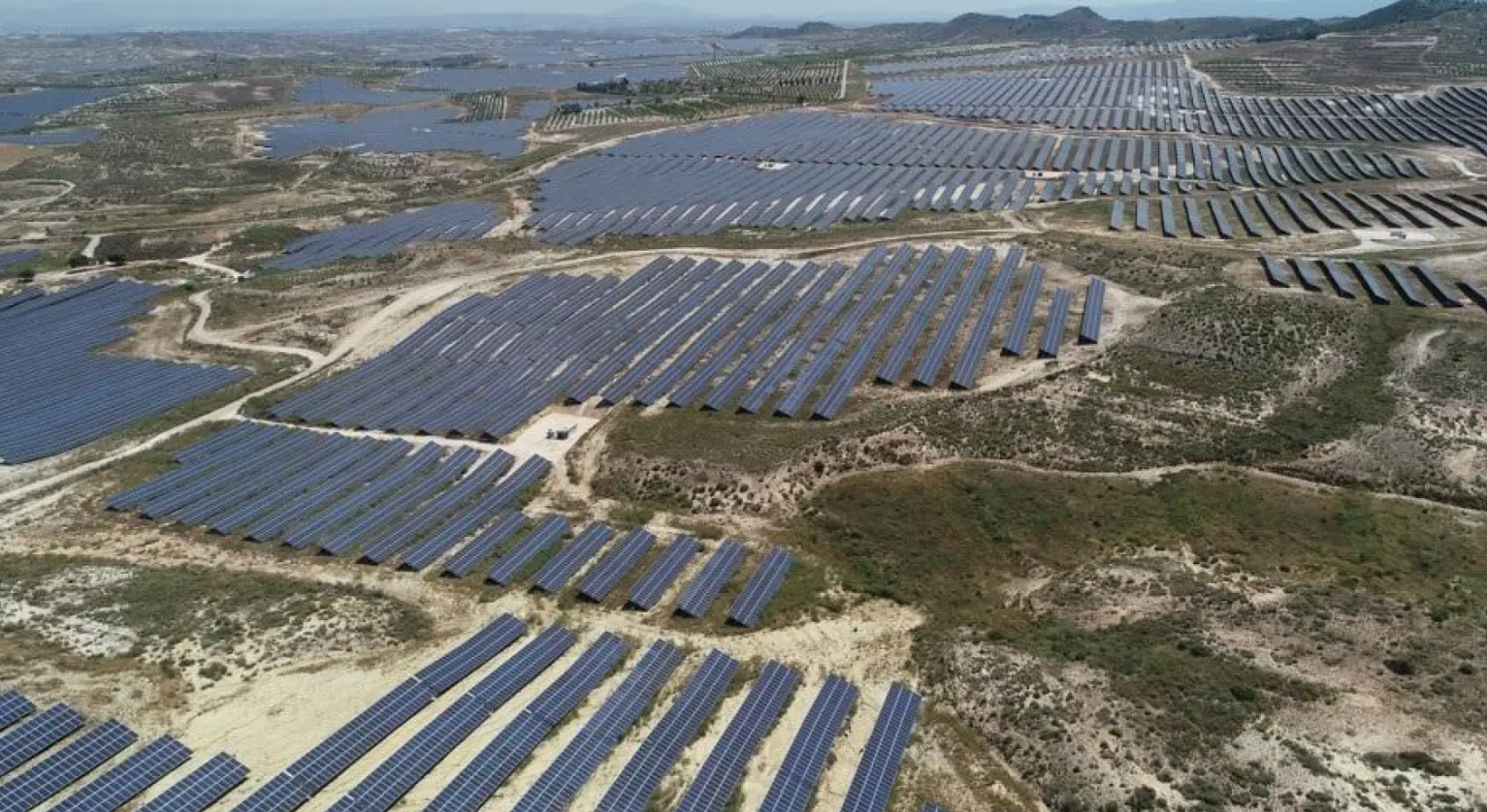 Qualitas Energy anuncia la venta de la mega planta solar española Mula de 494 MW a China Three Gorges