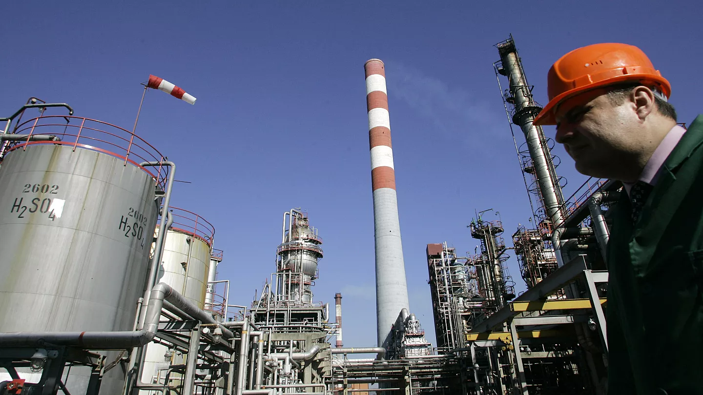 Estados Unidos podría imponer sanciones al sector petrolero de Serbia